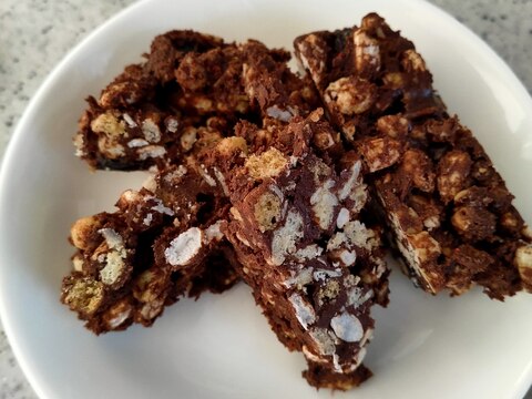 プロテイン入りチョコレートシリアルバー